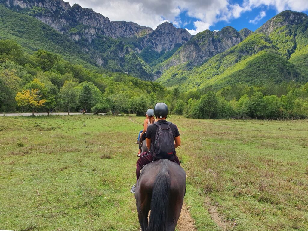 Camosciara, Abruzzo, escursione a cavallo