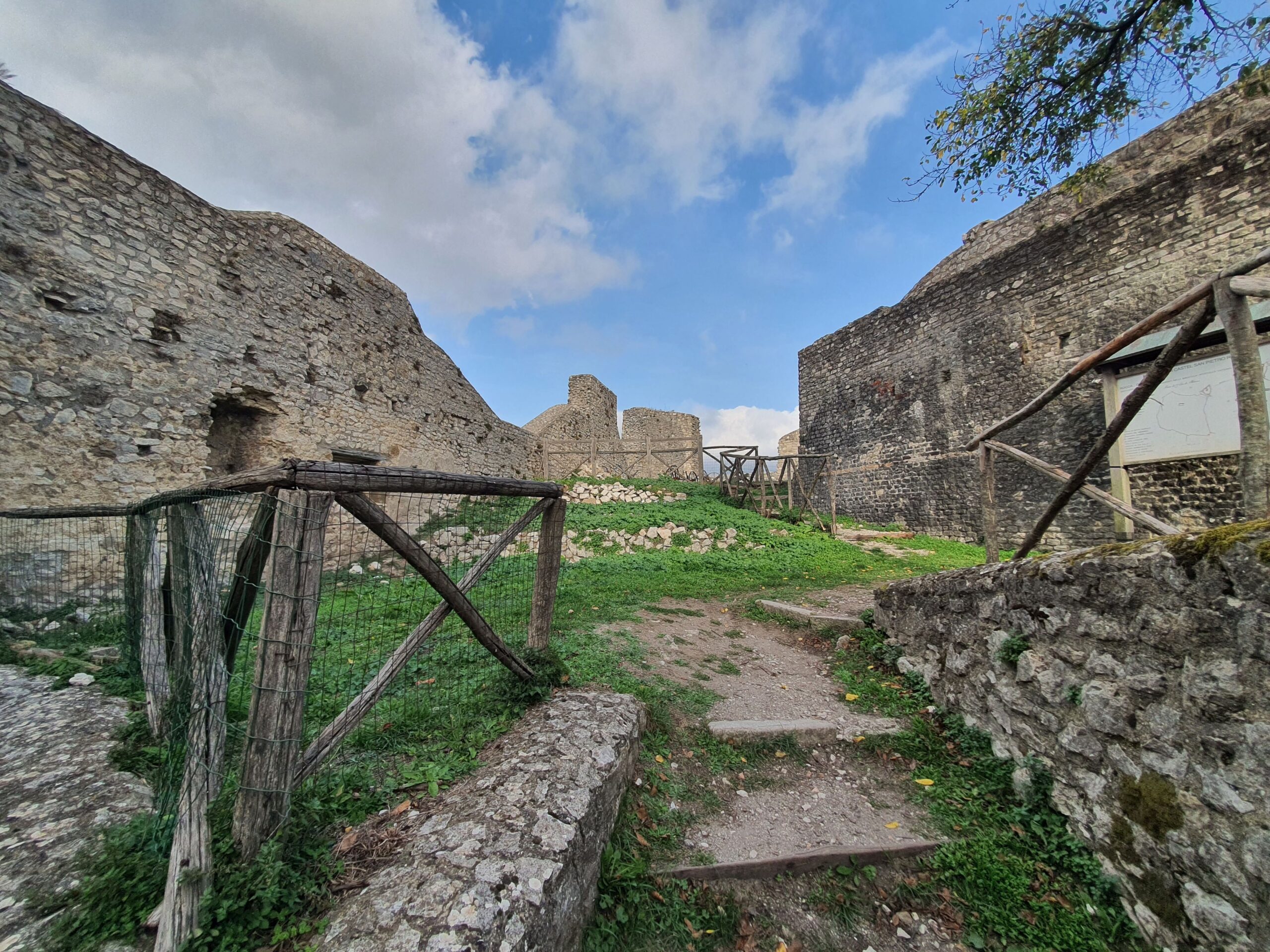 Posti Da Visitare Vicino Roma Nel Weekend: Palestrina E Castel San ...